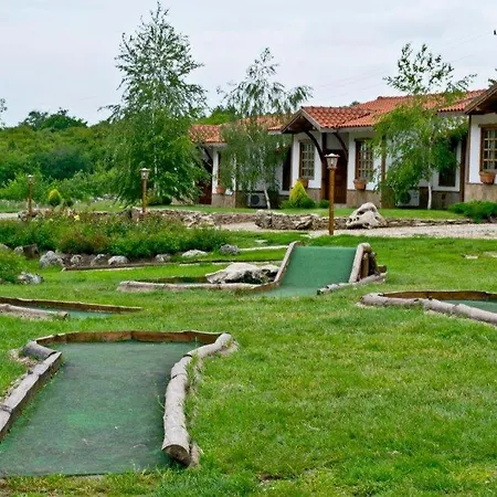 за каравани и кемпери барите - Caravan Pitch Park Barite 营地 瓦爾納