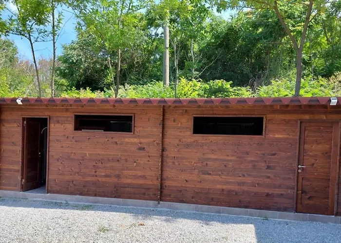 за каравани и кемпери барите - Caravan Pitch Park Barite *