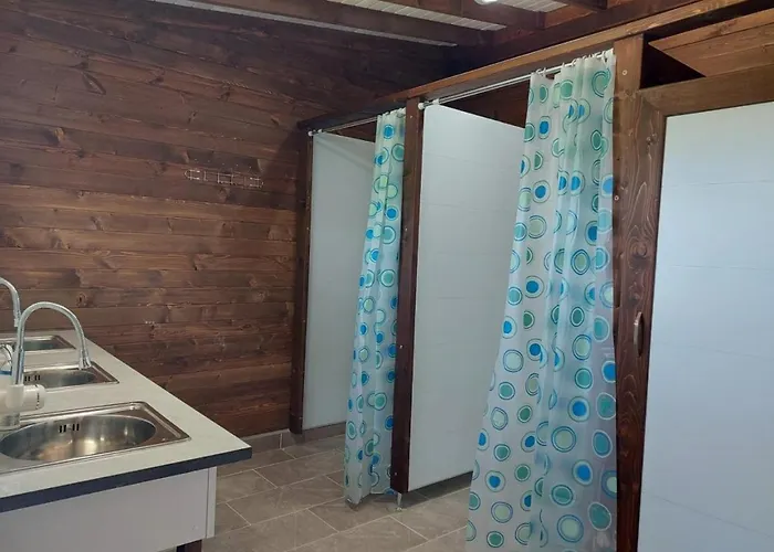 за каравани и кемпери барите - Caravan Pitch Park Barite 营地