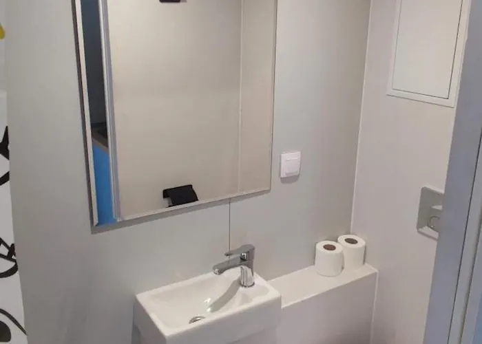 за каравани и кемпери барите - Caravan Pitch Park Barite 营地