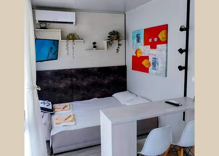 за каравани и кемпери барите - Caravan Pitch Park Barite Къмпинг Варна