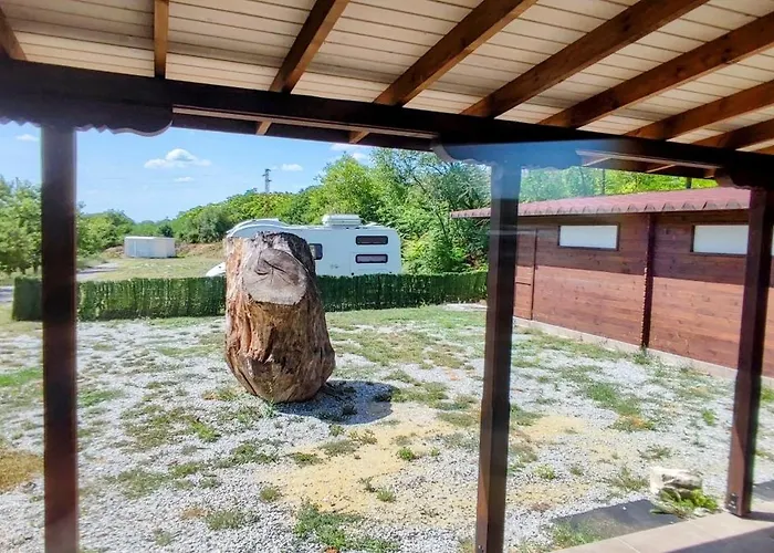 за каравани и кемпери барите - Caravan Pitch Park Barite