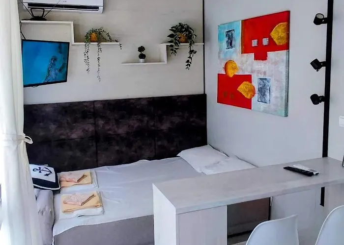 за каравани и кемпери барите - Caravan Pitch Park Barite Varna